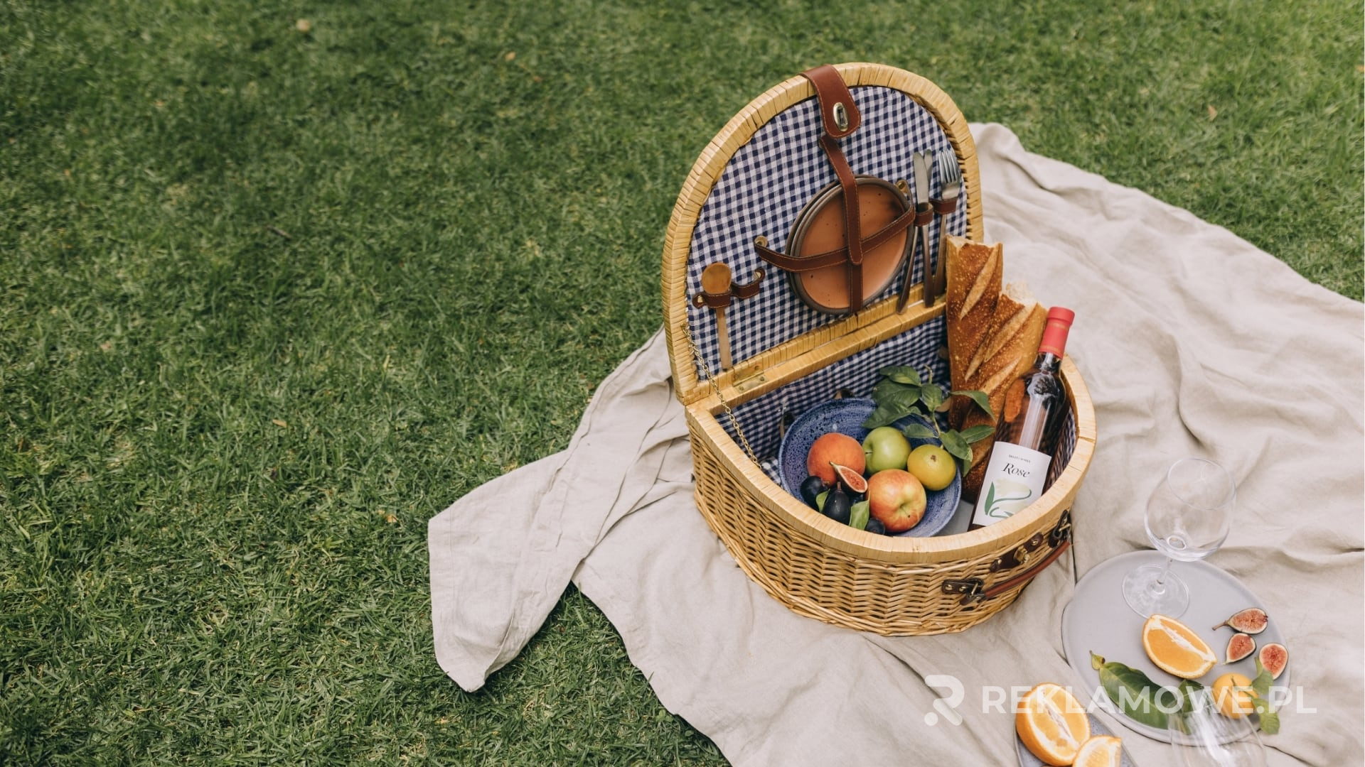 Efektywność kolorowego designu w reklamie